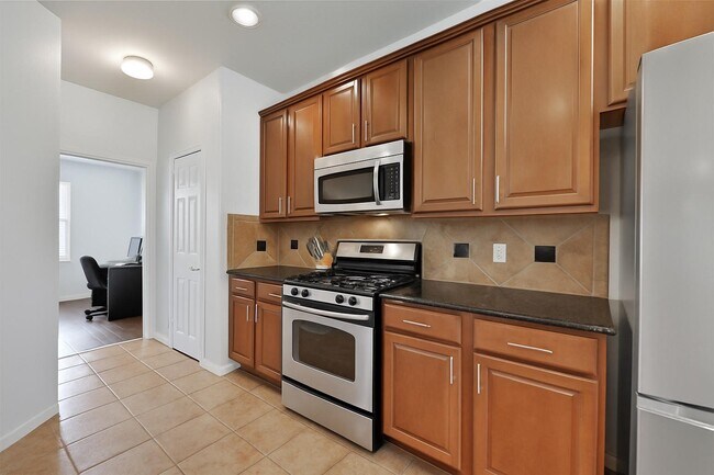 Building Photo - 3626 Knights Hollow Ct