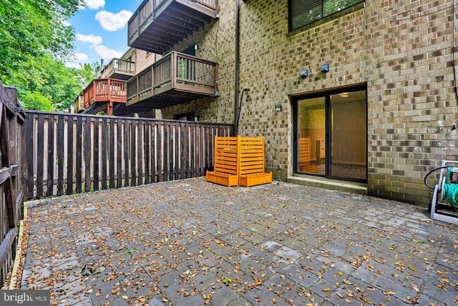 Building Photo - 8957 Skyrock Ct
