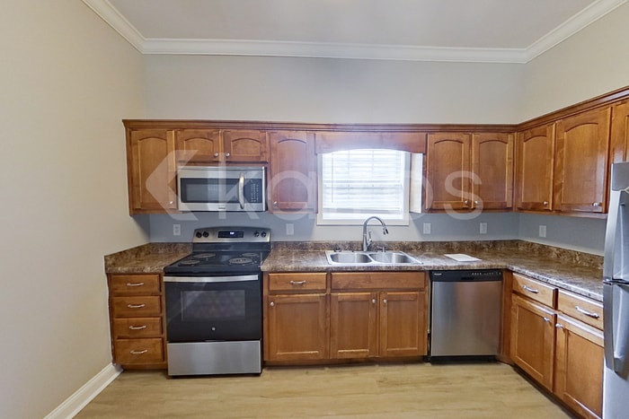 Building Photo - 603 Hudson Ave