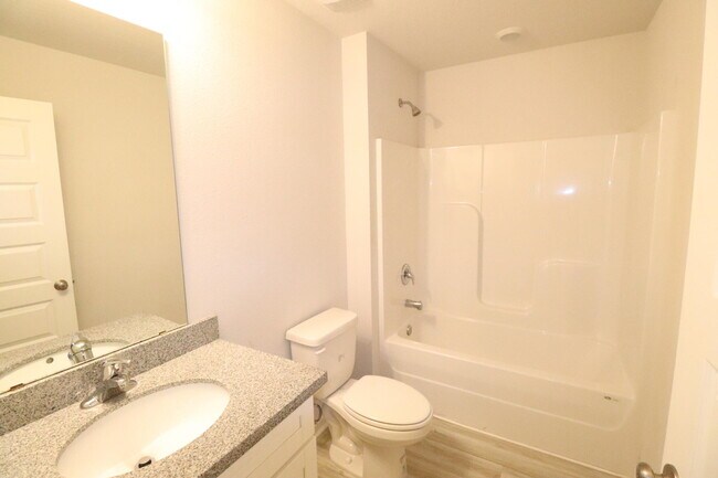 Building Photo - 3008 Jane Ln