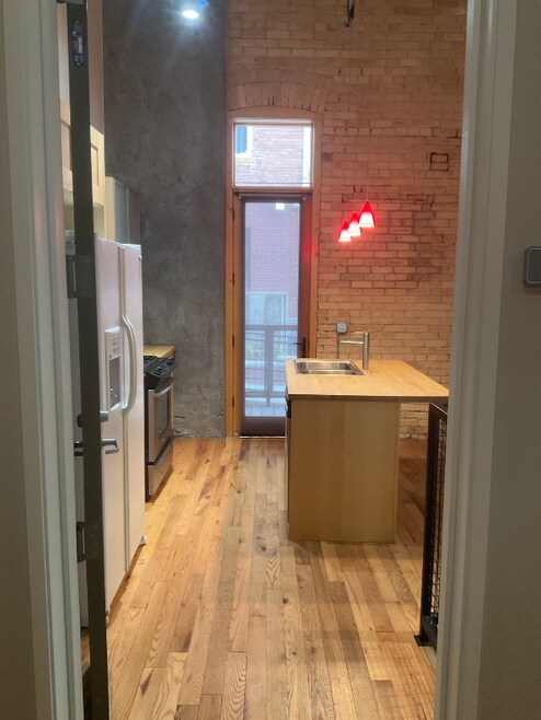 Building Photo - 342 W 200 S