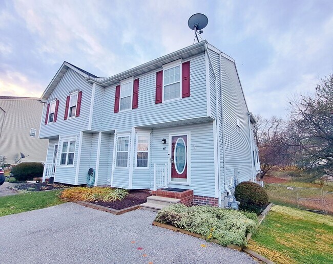 Building Photo - 417 Debbi Ct