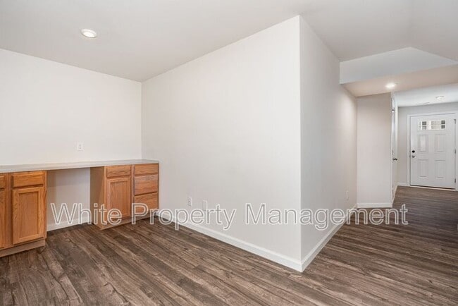 Building Photo - 929 Taybyn Rd