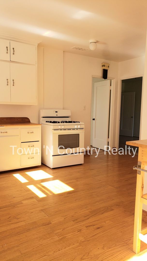 Building Photo - Charming 3-Bedroom Home in South Salinas –...