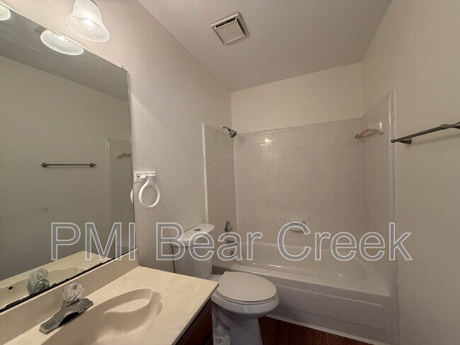 Building Photo - 9618 Yearling Cir
