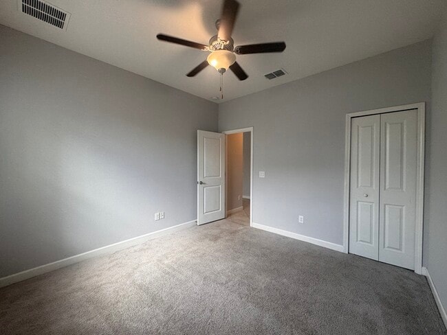Building Photo - 4 Bedroom/3 Bathroom Enclave at Terra Bella