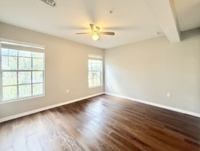 Building Photo - 425 F St