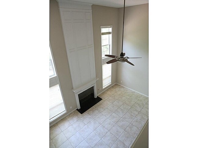 Building Photo - 230 Waltham Ct