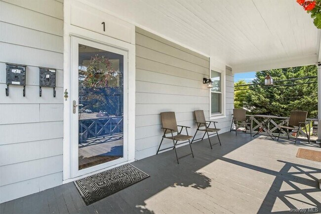 Building Photo - 1 Bayview Ave