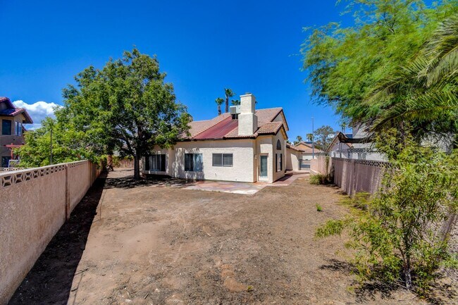 Building Photo - 6401 Morley Ave