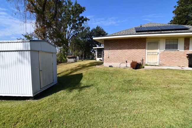 Building Photo - Location! Location!  Newly updated, 4 bedroom, 2 bath home near Perkins & Essens