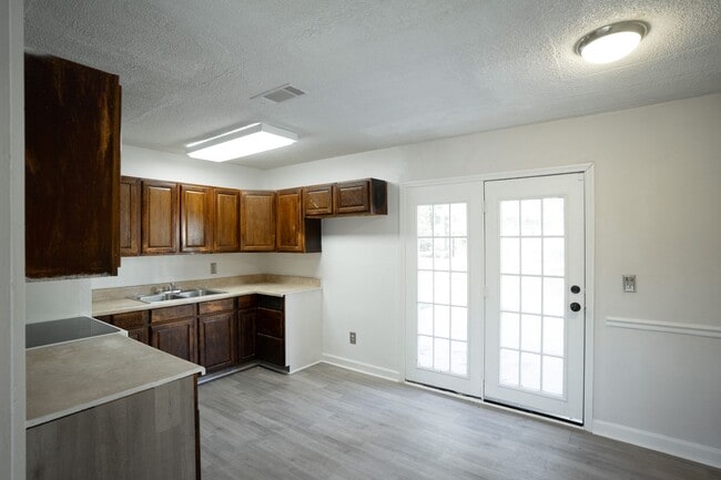 Building Photo - 3321 Young Forest Dr