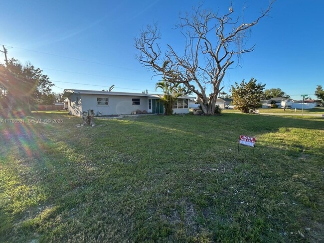 Building Photo - 368 Tihami Rd