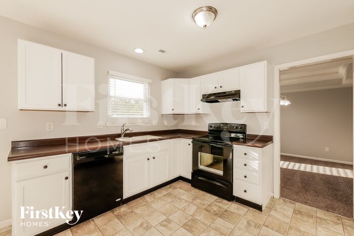 Building Photo - 602 Sweet Creek Dr
