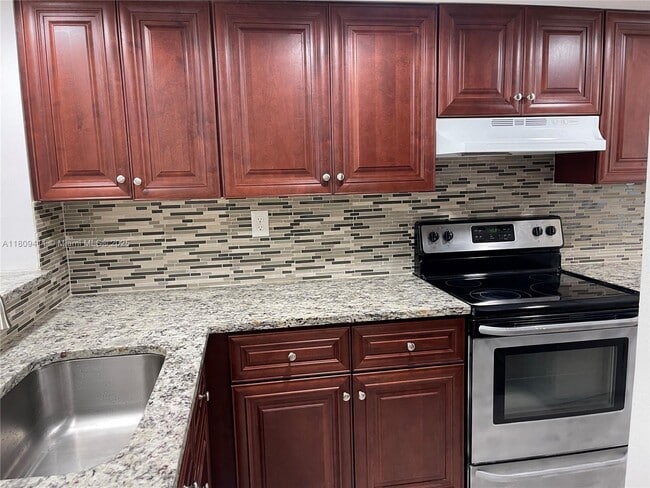 Building Photo - 2961 SW 87th Ave