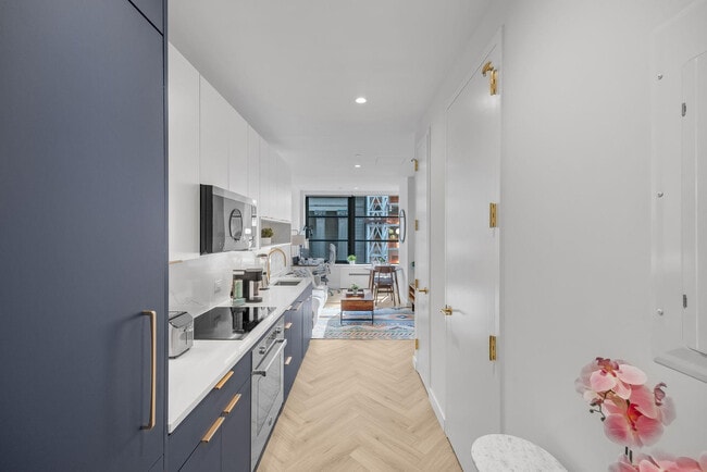 Building Photo - 980 6th Ave