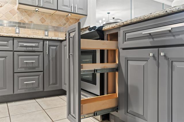 Building Photo - 15923 Preston Rd