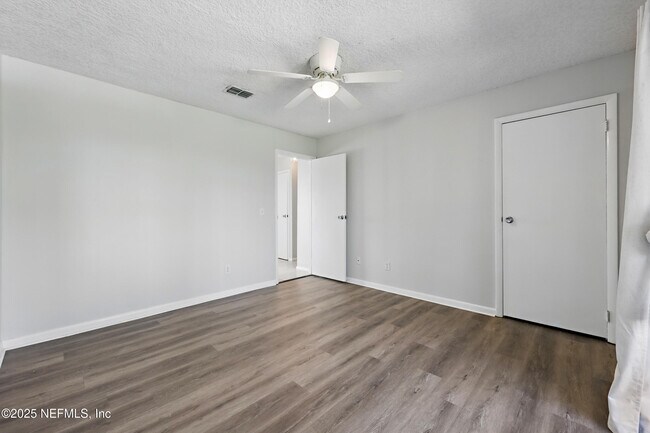 Building Photo - 2505 Waters Edge Dr