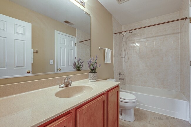 Building Photo - 1817 Crenshaw Cir