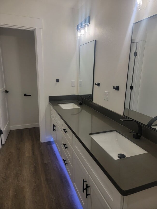 Building Photo - New Construction in Yelm's Clearwood Gated Community