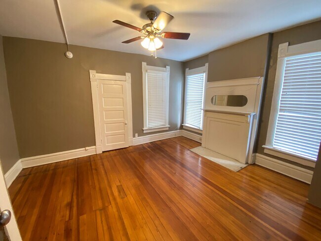 Building Photo - 1470 Neil Ave