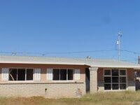 Building Photo - 2014 E 25th St