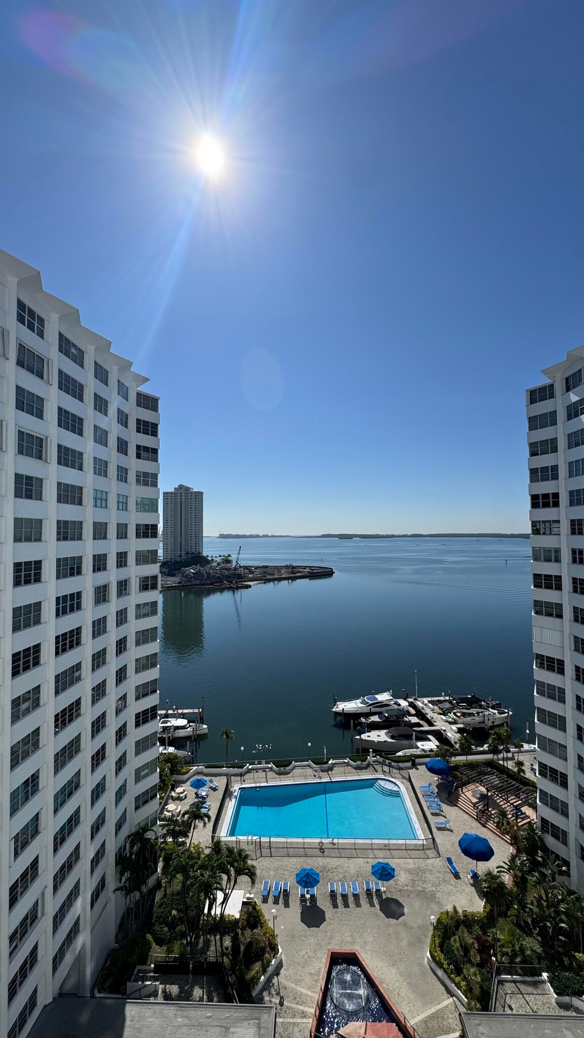Building Photo - 825 Brickell Bay Dr