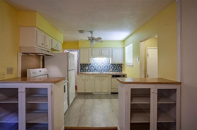 Building Photo - Beaumont 25th