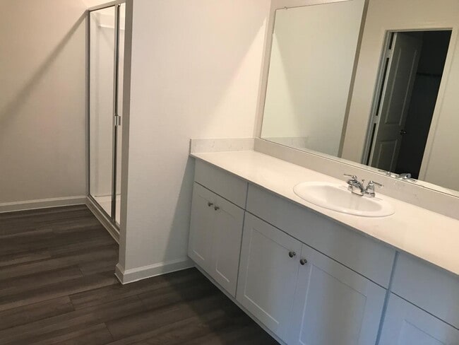 Building Photo - 100 Connecticut Ct