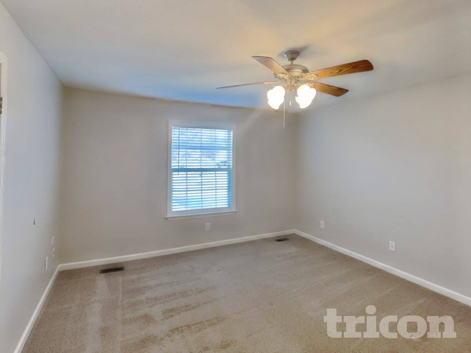 Building Photo - 1621 Robert Rd