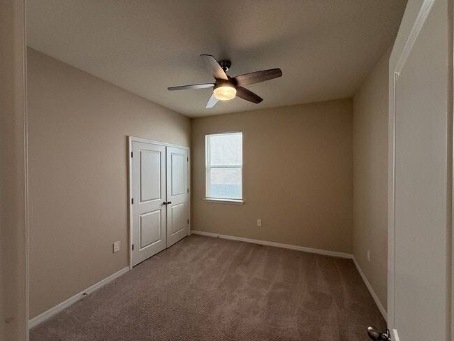 Building Photo - 3 Bedroom 2.5 Bath Single Family Home Promenade Estates