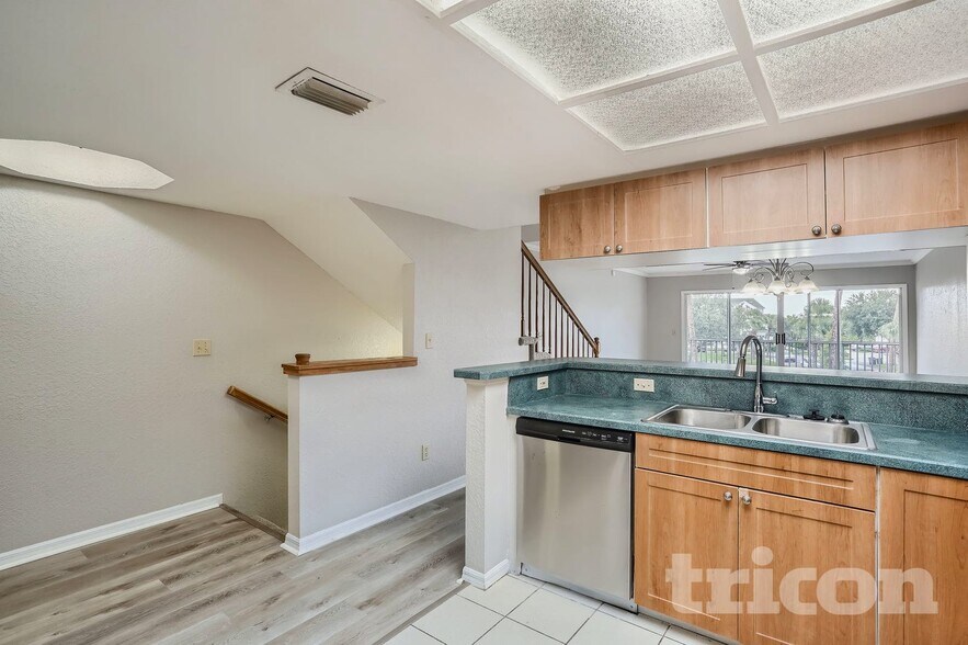 Building Photo - 14718 Seminole Trail