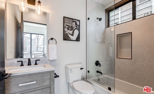 Building Photo - 4429 Tujunga Ave