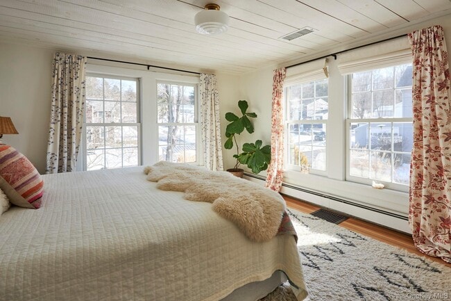 Building Photo - 41 Grinnell St