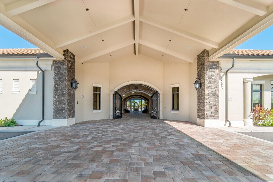Building Photo - 5557 Palmer Cir