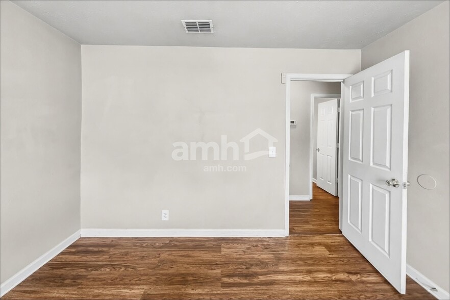 Building Photo - 4489 Lavergne Couchville Pike
