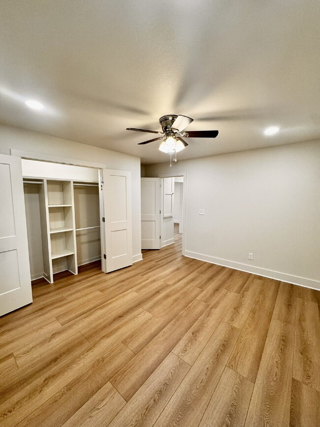 Building Photo - 14911 Dutchmans Dr