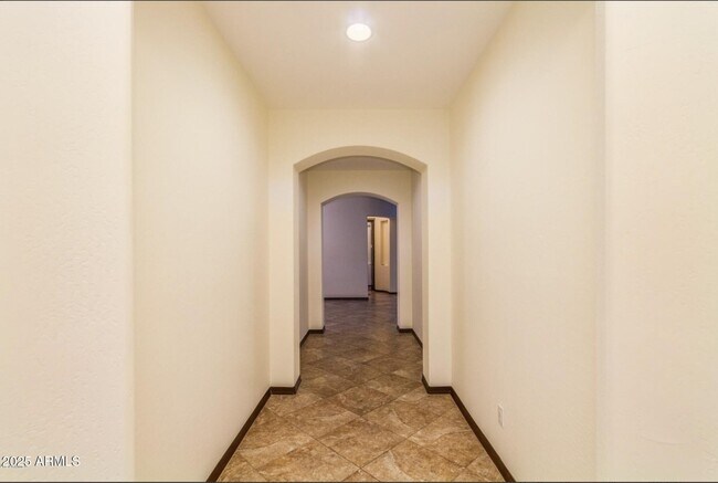 Building Photo - 3806 E Sunstream Way