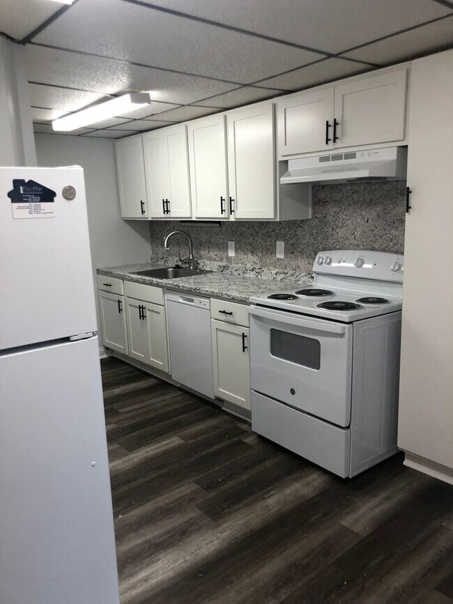 Interior Photo - 206 N. Normal