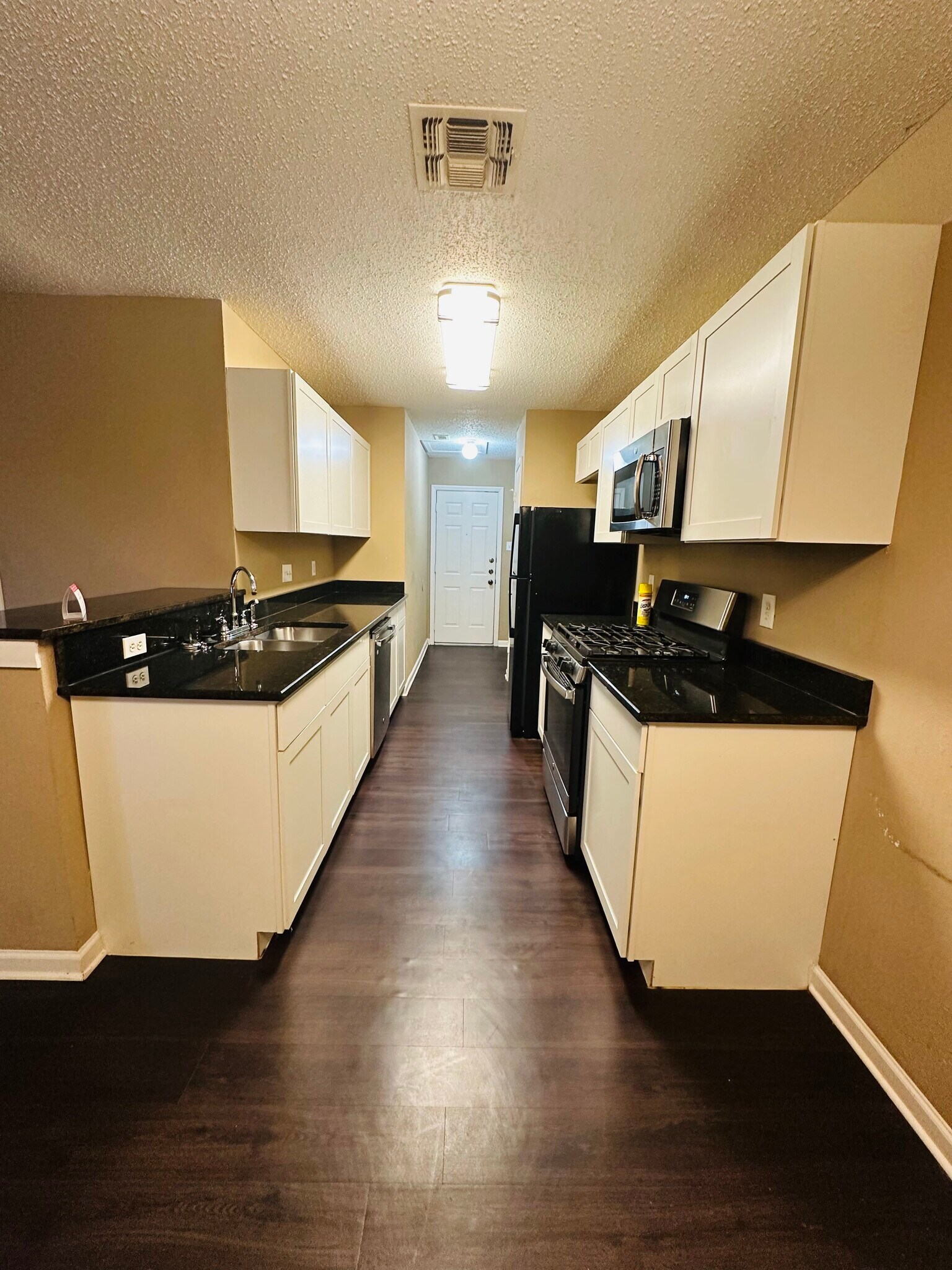 Building Photo - 1815 Gracy Farms Ln