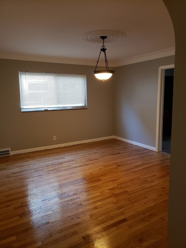 Building Photo - 18483 Greenlawn St