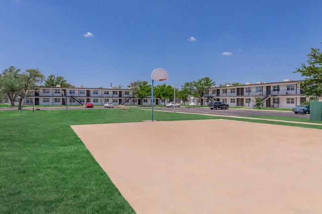 Building Photo - Summit at Central Village