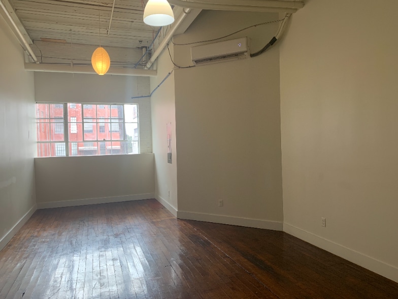 Building Photo - 1415 Kemper St