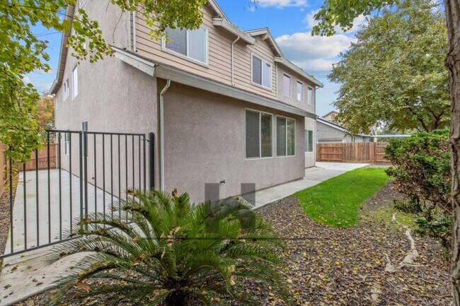 Building Photo - 3169 Brickfield Ave