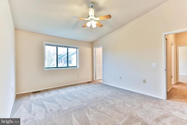 Building Photo - 6 Winners Cir