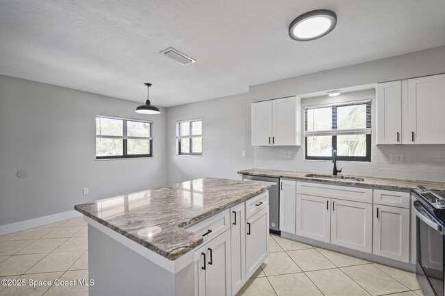 Building Photo - 201 Cocoa Isles Blvd