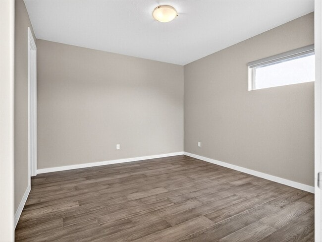 Building Photo - 470 Providence Dr