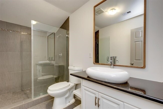 Building Photo - 7202 Housman