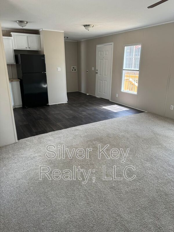 Building Photo - 3000 US-11