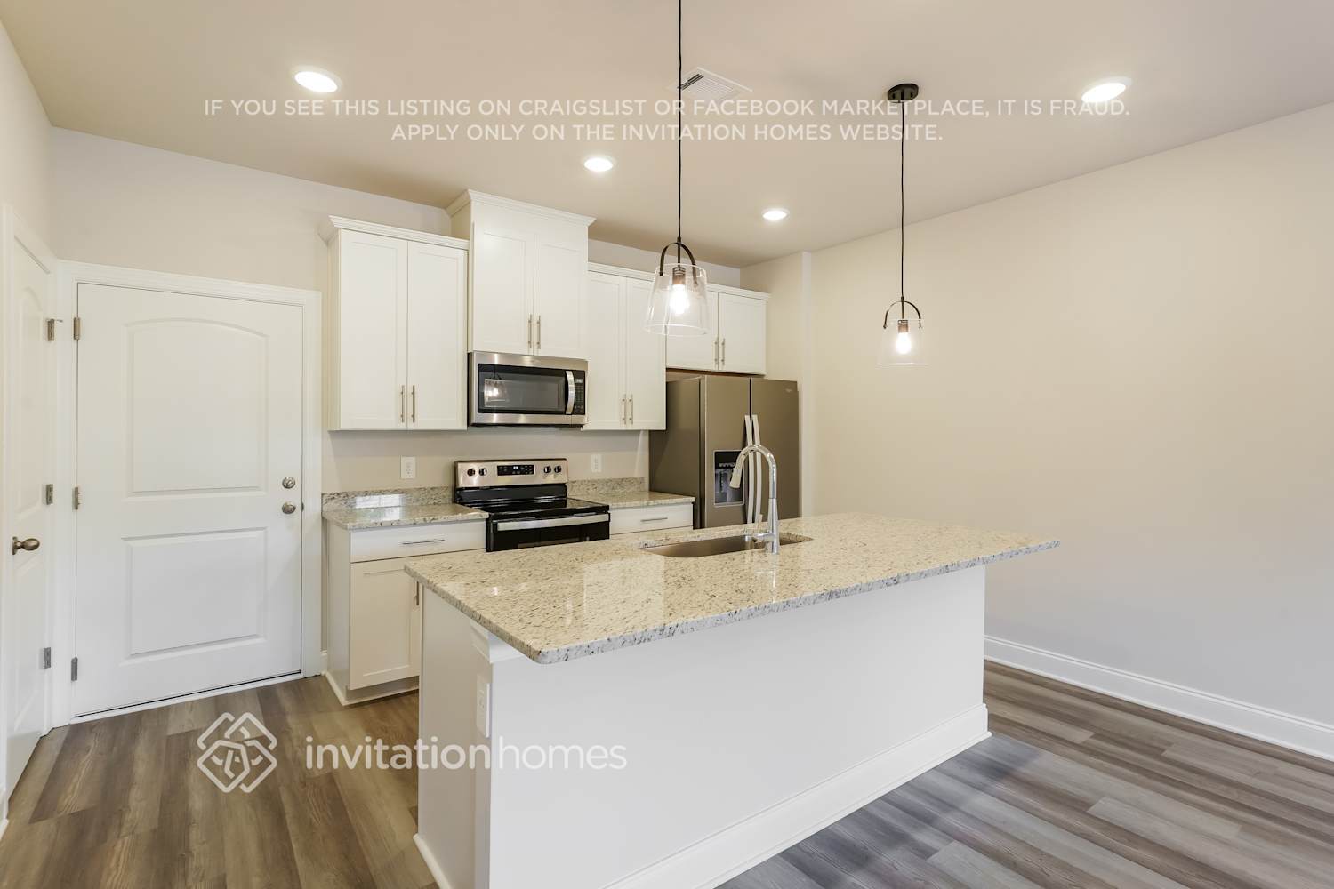 Building Photo - 248 River Rock Dr